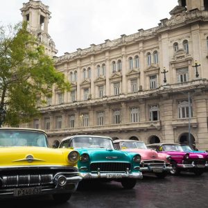 taxi-coches-viejos-colores-habana